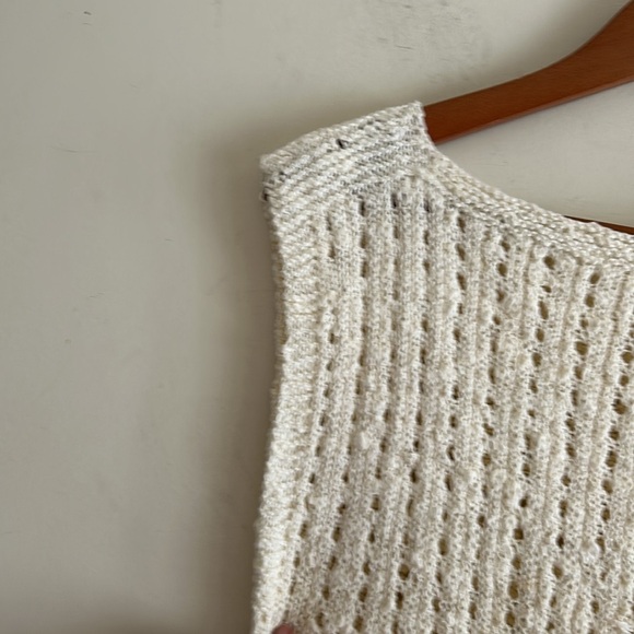 Sweet Vintage Off White Hand Crochet Sweater Vest Size Small - Picture 2 of 13